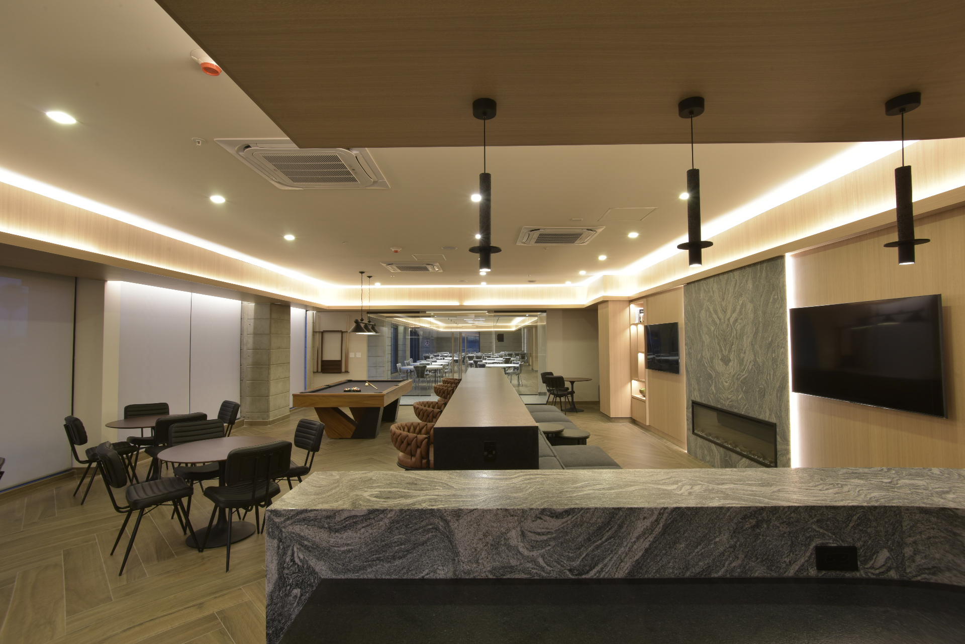 Sports Bar y amenidades de The Park
